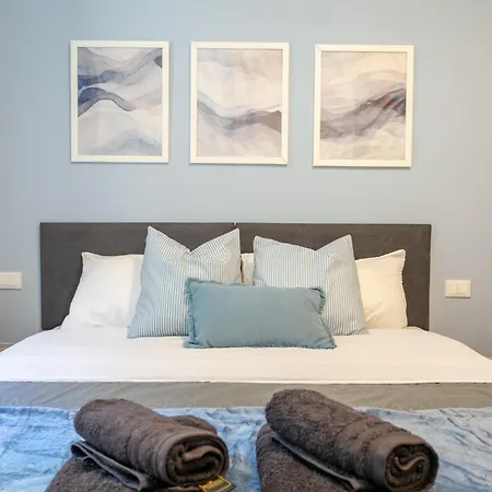 Blue Soul Flat - Near Trastevere With Easy Transport To Center - By Homes