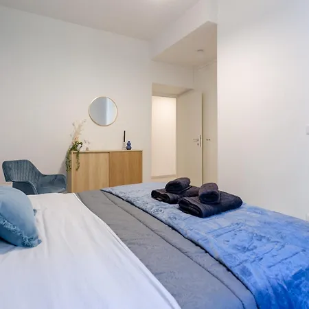 Blue Soul Flat - Near Trastevere With Easy Transport To Center - By Homes