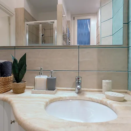 Blue Soul Flat - Near Trastevere With Easy Transport To Center - By Homes *